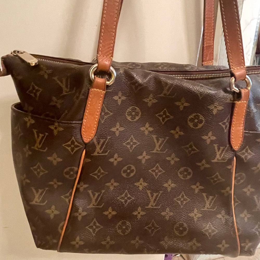 Louis Vuitton totally bag